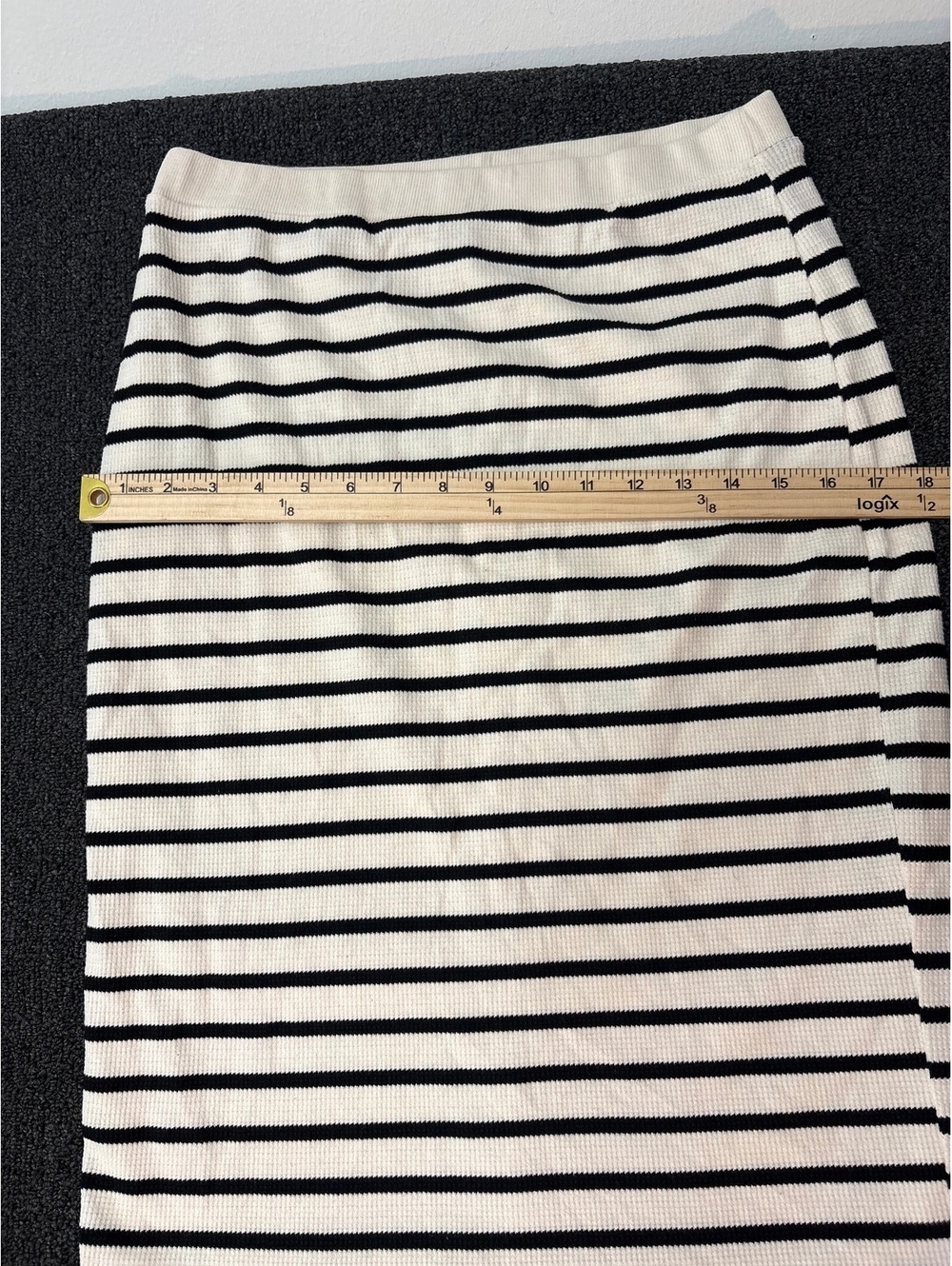 Atelier Beige Striped Knit Pencil Skirt, Size Large, Very Good Condition - Picture 4 of 6